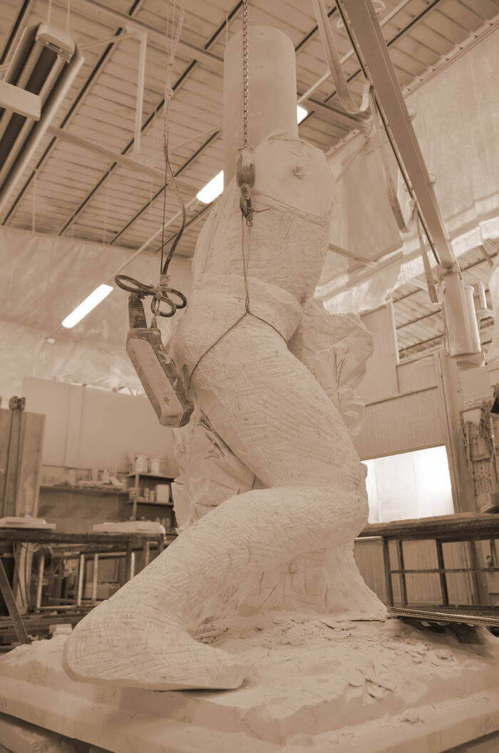 arte2000_scultura-monumentale-atlante-marmo-carrara