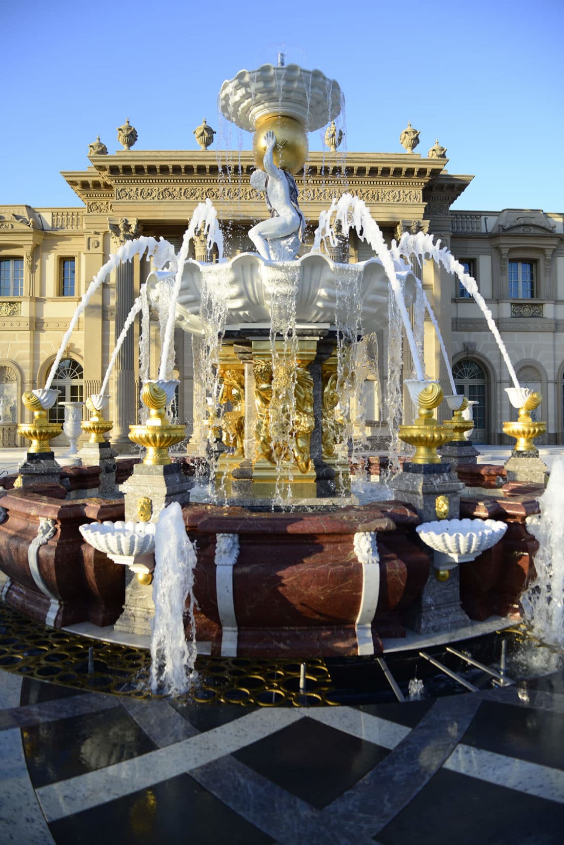 fontana-monumentale-marmo-oro