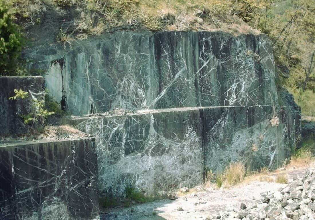 arte2000-quarry-valledaosta-green-stone