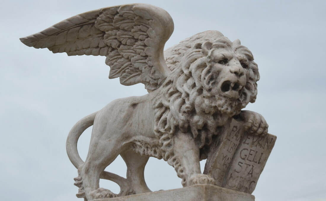 2018-11-saint-mark-marble-lion-sculpture