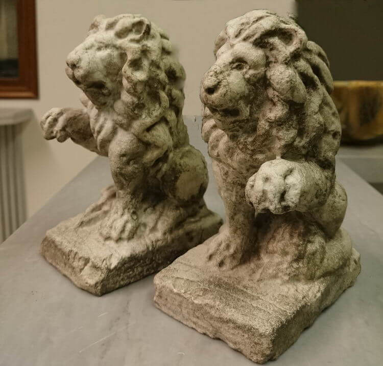 lions-marble-sculptures-balconies