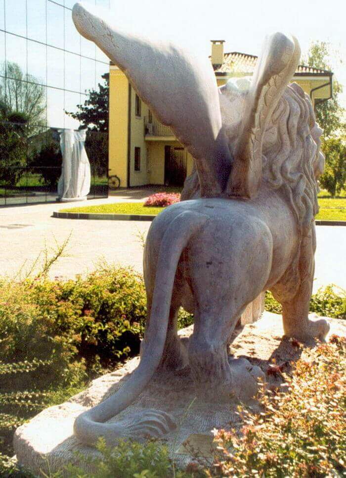 statua-commemorativa-leone-san-marco-marmo