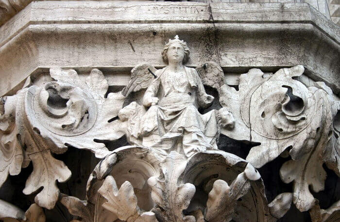Detail of a capital in Istrian Stone, Palazzo Ducale - Venice