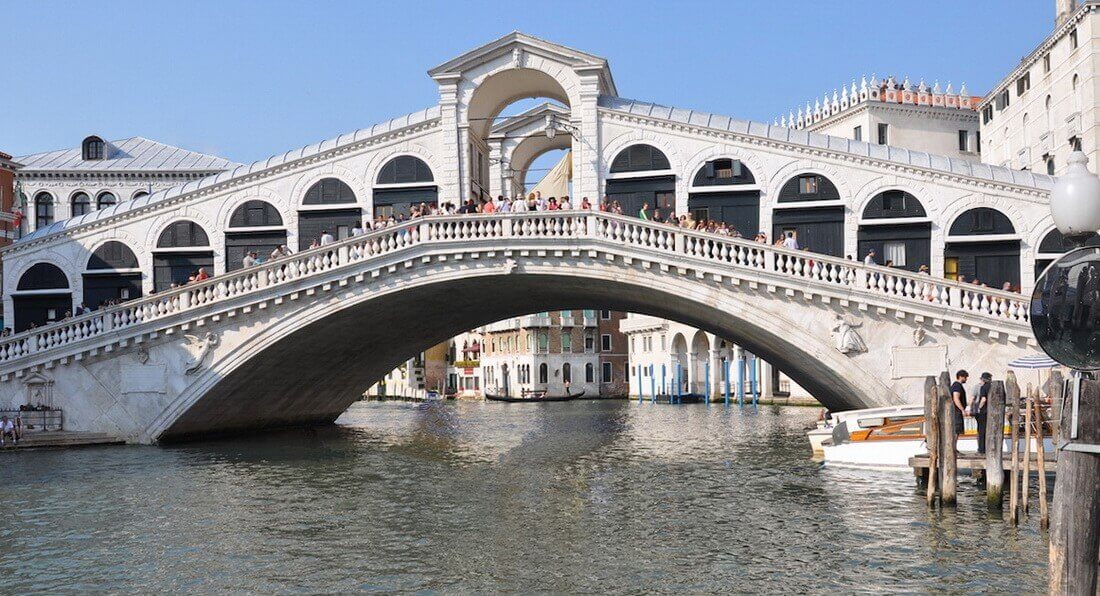 Ponte di Rialto in Istrian Stone in Venice