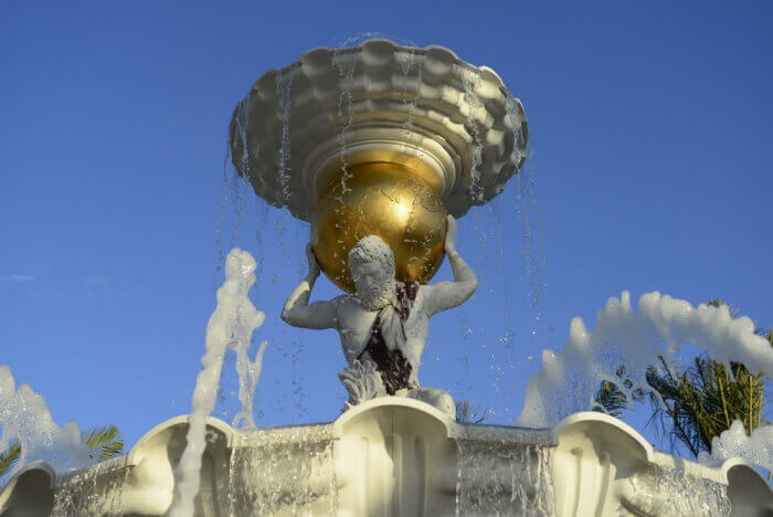 Atlante sculpture on the top of Arlenia marble fountain - Arte 2000 work